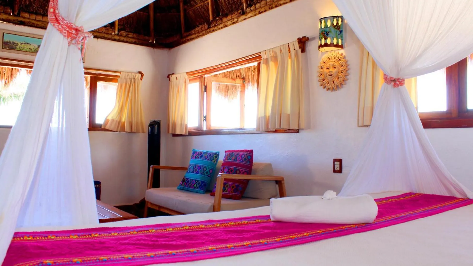 Hotel Piedra Escondida Tulum 3*,