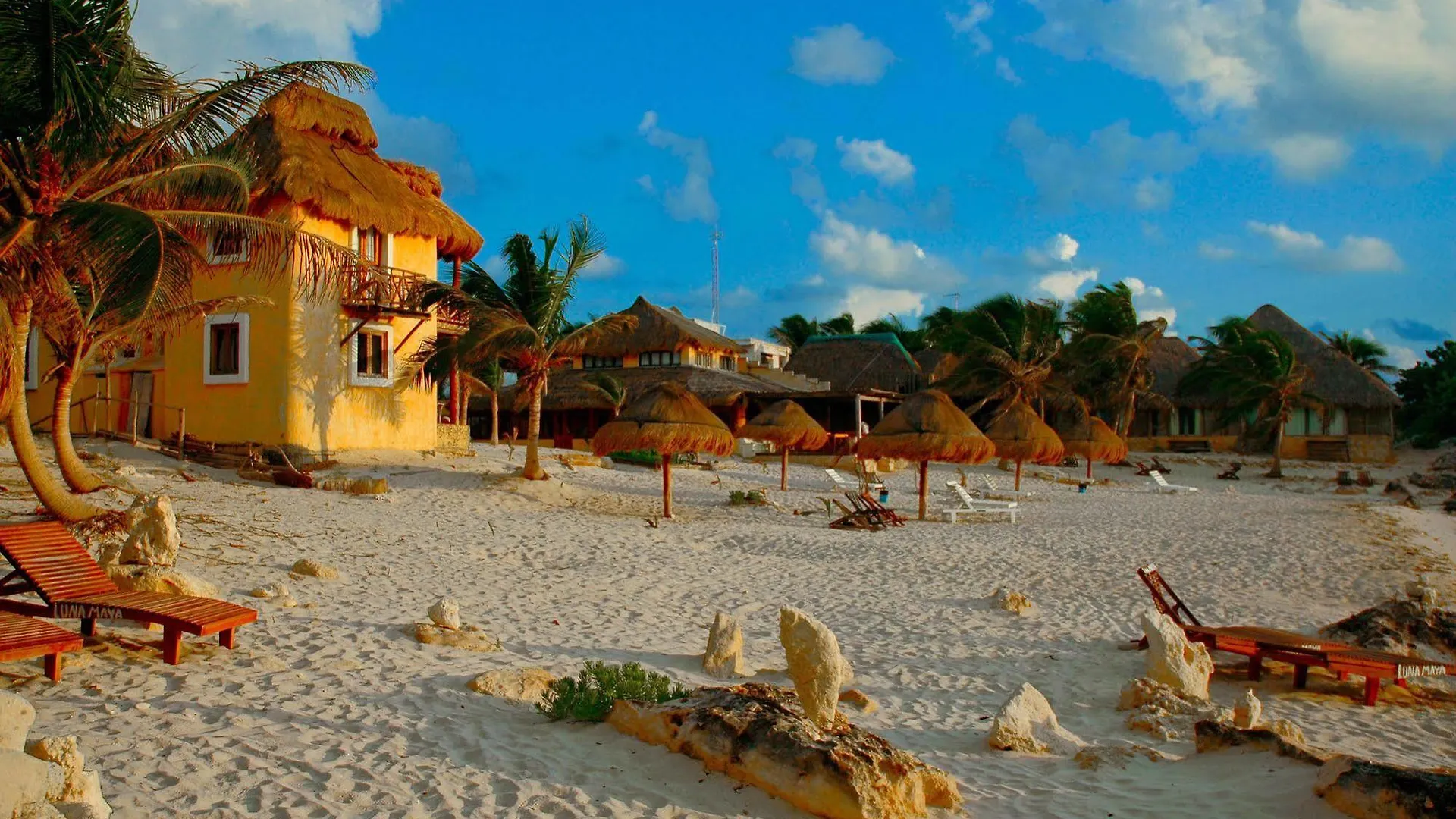 Hotel Piedra Escondida Tulum 3*,
